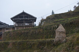 山间苗寨民居