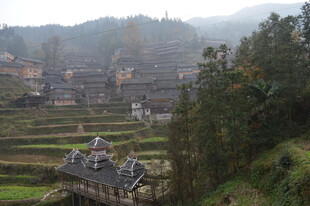 山间梯田村落美景