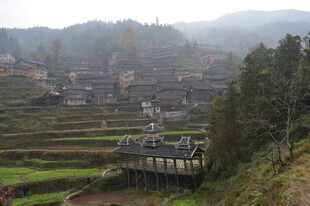 山间梯田村落美景