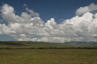 草原蓝天云朵壮美风光