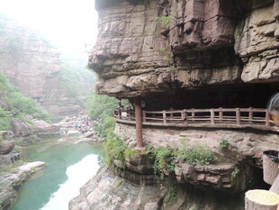 峡谷栈道景观