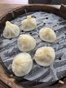 竹笼里的美味小笼包