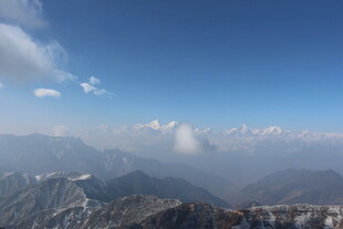 高山云海壮丽风光