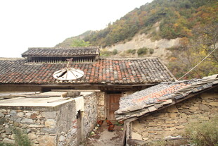 古朴山村旧屋风貌