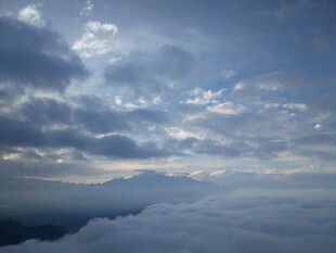云海之上的天空美景