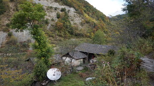 山间小屋 自然静谧之景