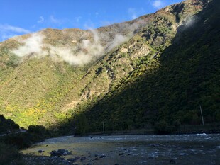 山间河谷美景