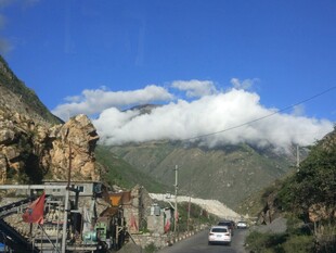 山间公路美景