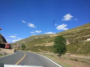 山间公路美景
