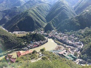 山间村落俯瞰美景