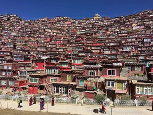 色达佛学院壮观建筑景观