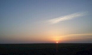 日落时分的广阔天际