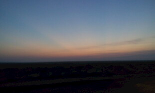 黄昏时分的广阔天际