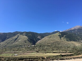 壮丽山景 蓝天之下的风光