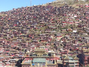 色达佛学院壮观全景