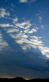 黄昏时分的壮丽天空景观