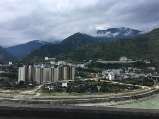山城河畔城市景观