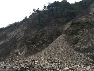 山体滑坡现场景象