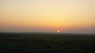 草原上的壮丽日落