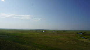 广袤草原蓝天美景