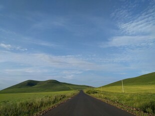 草原公路 通向远方美景