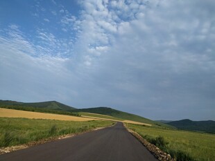 乡间公路 邂逅自然美景
