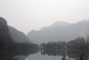 山水朦胧景