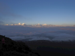 高山云海日出壮丽景观