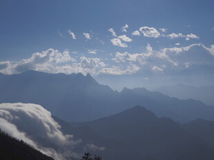 高山云海壮丽美景