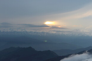 云海之上的壮丽日出