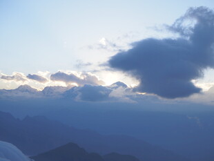 山间云海 天光云影共徘徊