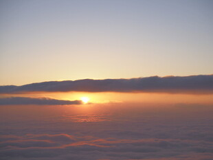云海之上的壮丽日出