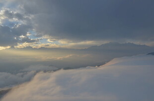 云海之上的天空美景