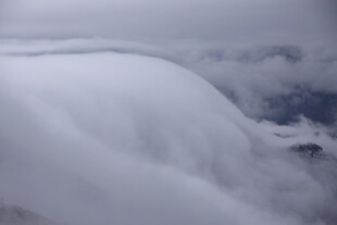 高空云海壮丽景观