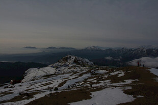 雪山远景 云雾缭绕之景