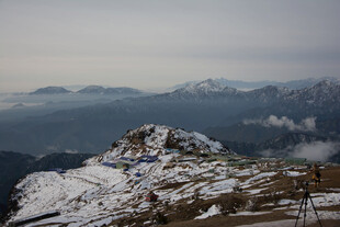 雪山之巅壮丽景致