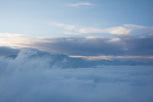 云海之上的梦幻天空