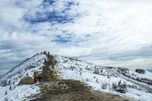 雪山徒步者的壮丽旅程