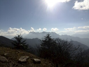 山间日出美景