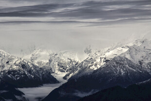 壮丽雪山云海景观