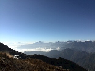 高山云海壮丽景观