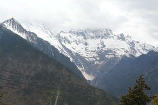 壮丽雪山山脉景观