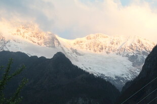 壮丽雪山景色