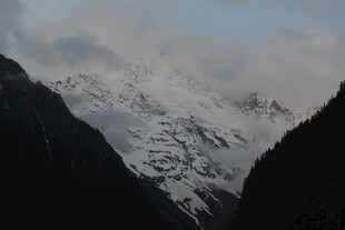 壮丽雪山景色