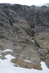 雪山峭壁岩石景观