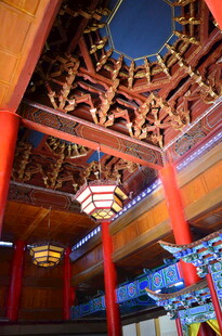 中式古建筑内部精美结构