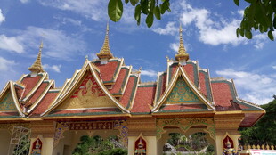 东南亚风格华丽庙宇建筑