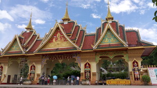 东南亚风格华丽庙宇建筑