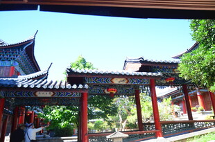 古色古香中式传统亭廊建筑