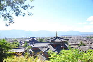 俯瞰古雅中式建筑群